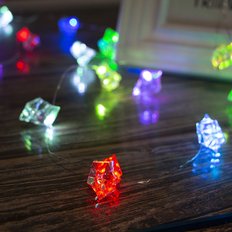 Stringhe di luci di blocchi di ghiaccio multicolore