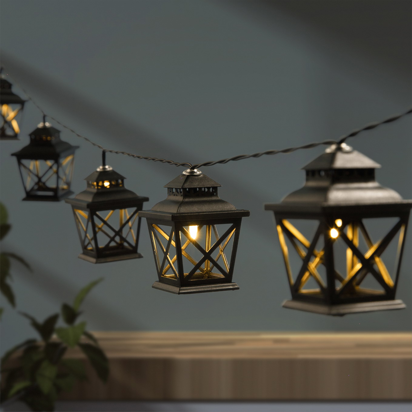 Classic Lantern Solar String Lights