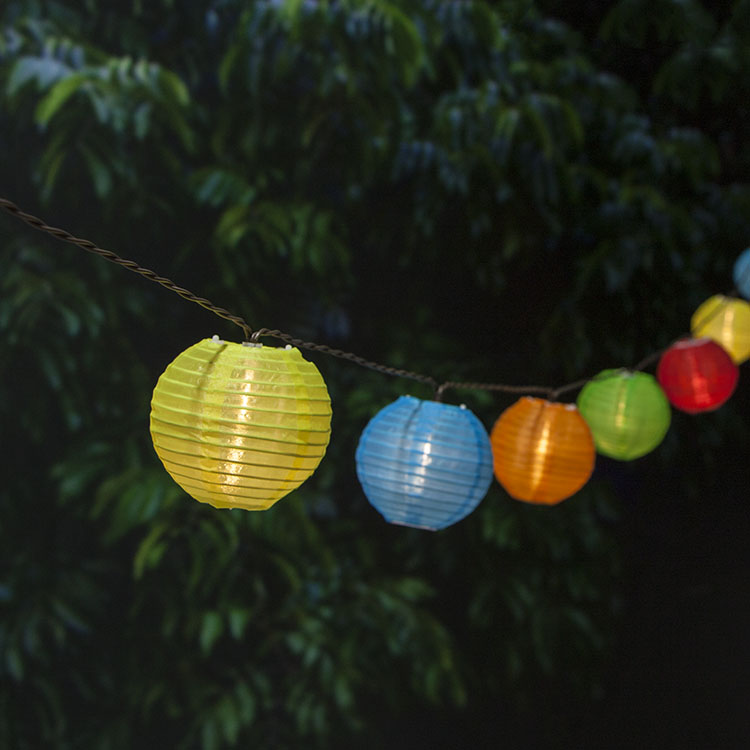 guirlande de lanternes en tissu à énergie solaire