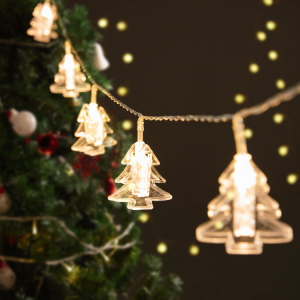 LED svetlá s klipmi v tvare vianočného stromčeka
