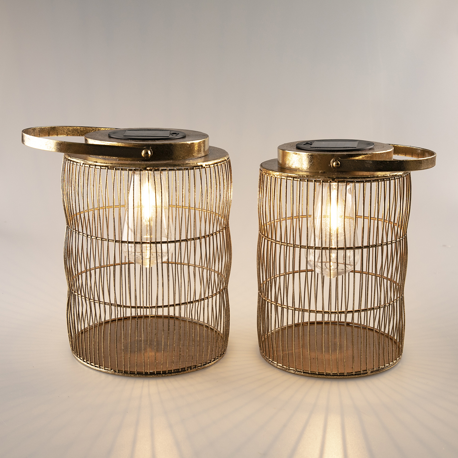 Metal wire cylinder solar lantern