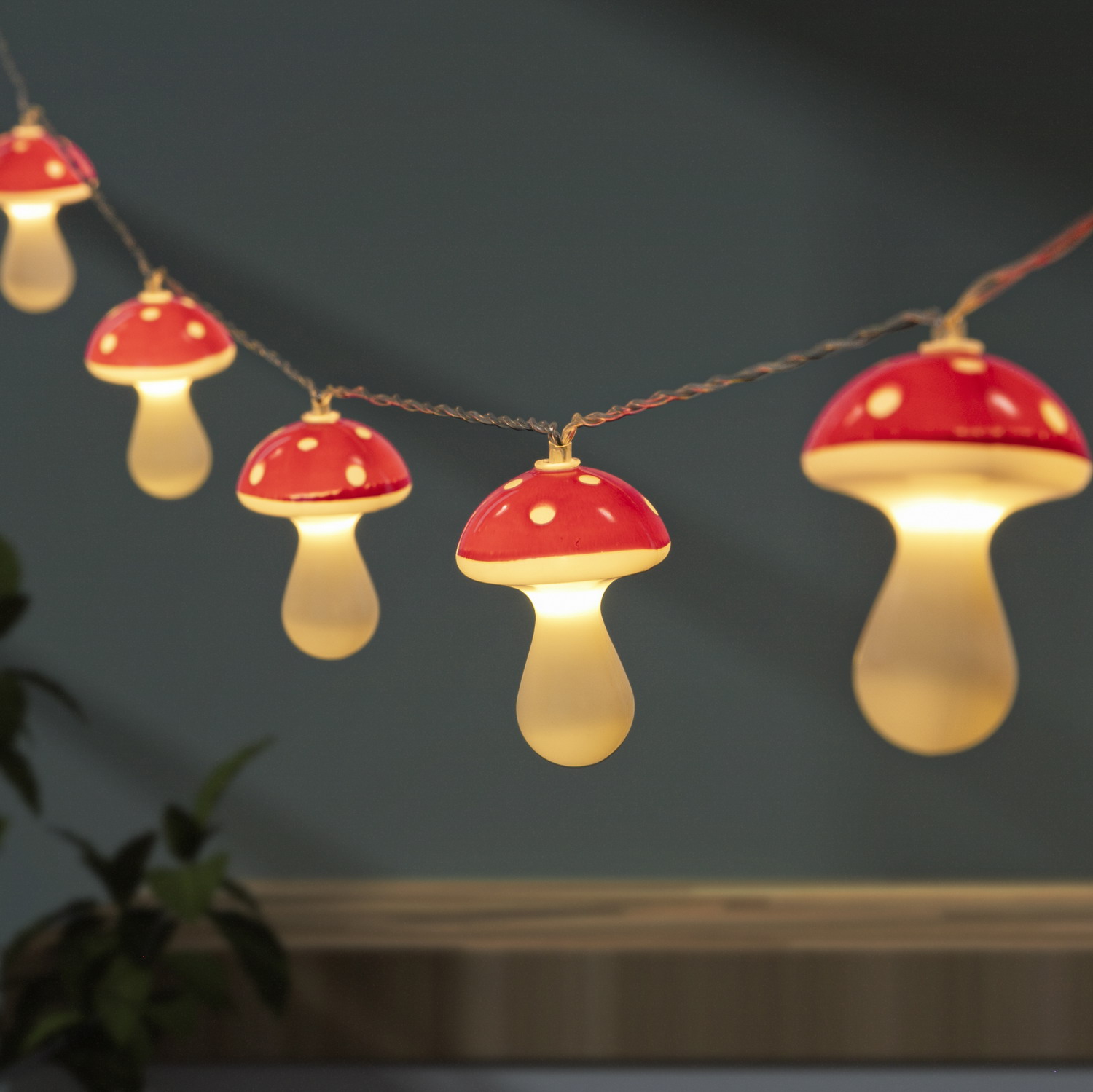 China Wholesale Mushroom String Lights Battery Powered Novelty