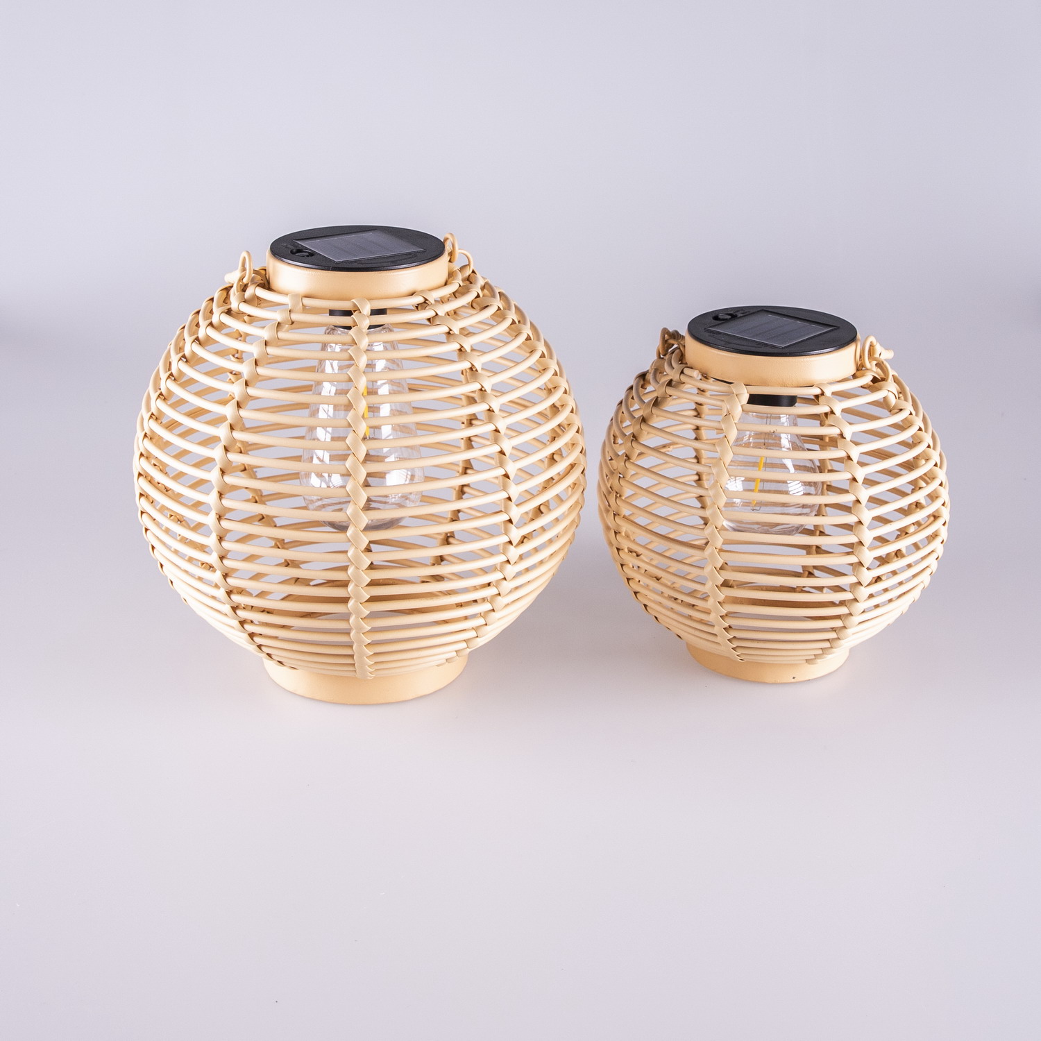 PP Rattan Lantern lights