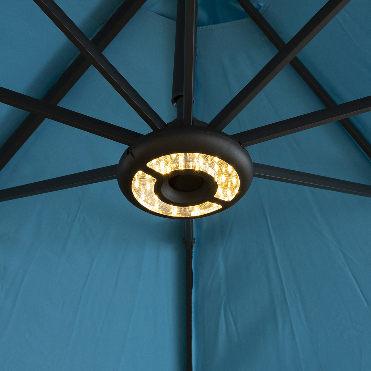 Teras Umbrella Light bertenaga baterai